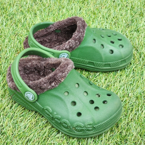 CROCS Other - CROCS CLASSIC - Kids Clog - SIZE 8-9C